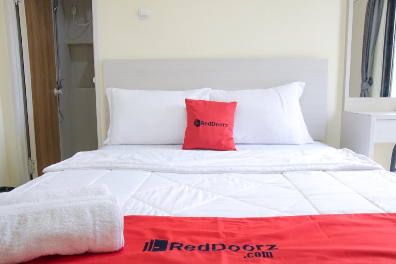 Reddoorz @ Genteng Surabaya Eksteriør bilde